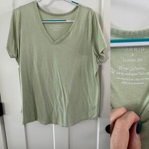 Torrid Women's Size 2 Tee Lot